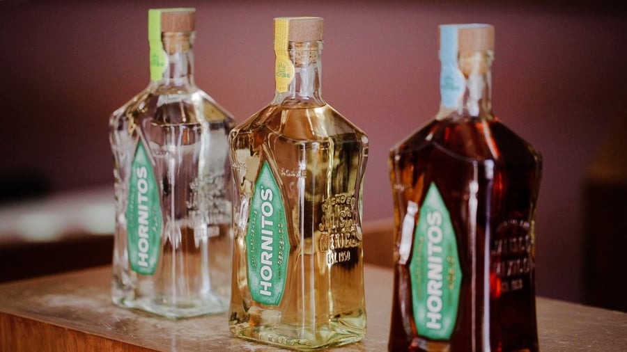 servir tequila en una boda