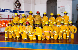 Brigada de bomberos en Casa Sauza