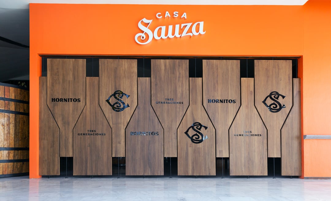 Bodega de maduración de Casa Sauza visita en tour Jalisco