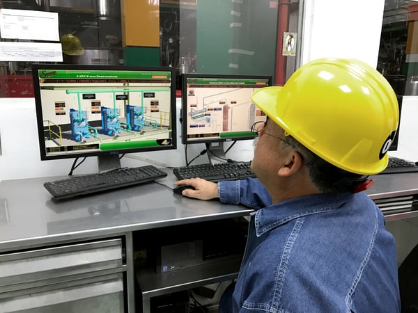 Cabina de Monitoroe de destilación en Casa Sauza
