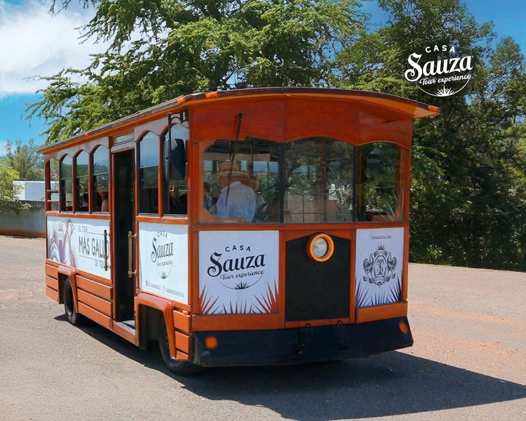 Camión / Troley de los tours de Casa Sauza en Tequila Jalisco.